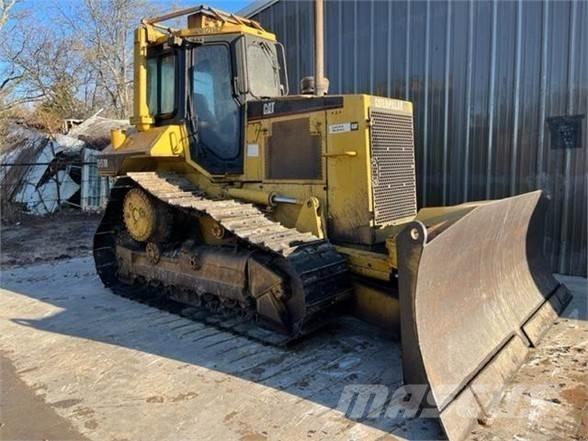 CAT D6M XL Buldooserid