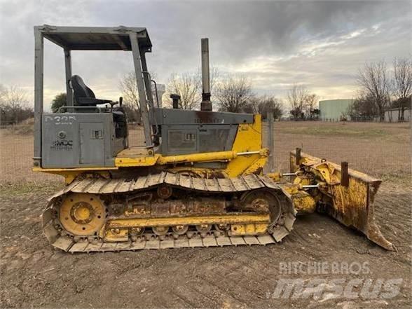 Komatsu D32P-1 Buldooserid