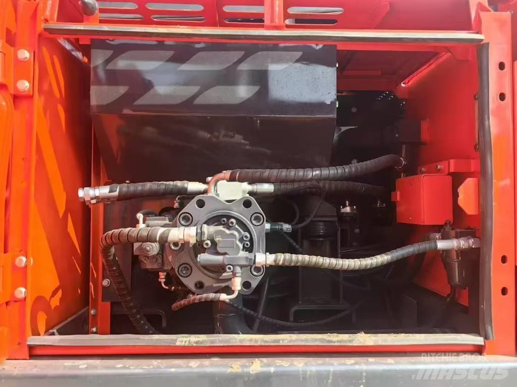 Doosan DX 225 LC Roomikekskavaatorid