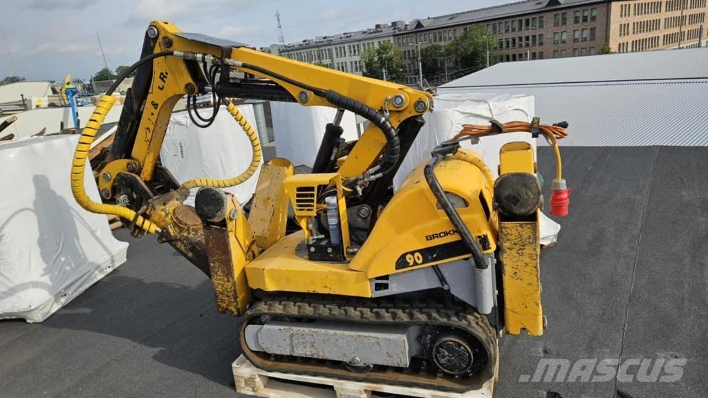 Brokk 90 Lammutusekskavaatorid