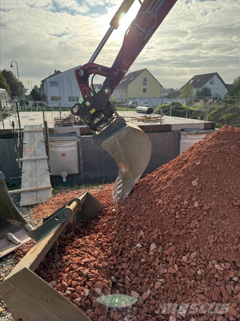 Yanmar B 110 W Ratasekskavaatorid