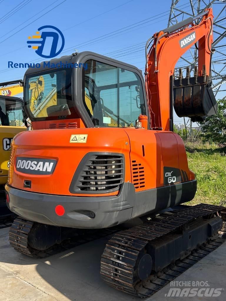 Doosan DX 60 Roomikekskavaatorid