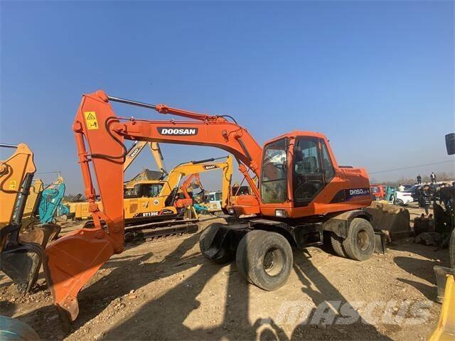 Doosan DH150LC-7 Roomikekskavaatorid