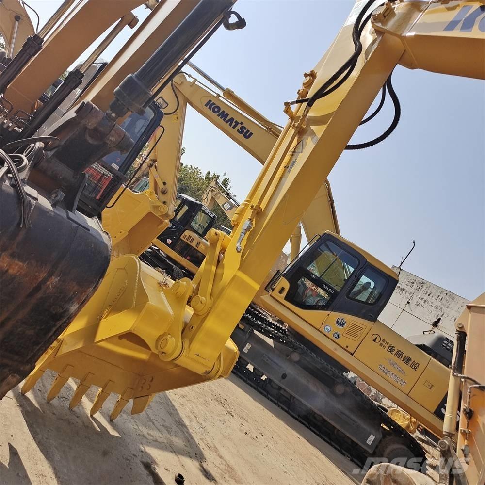 Komatsu PC130-7 Roomikekskavaatorid