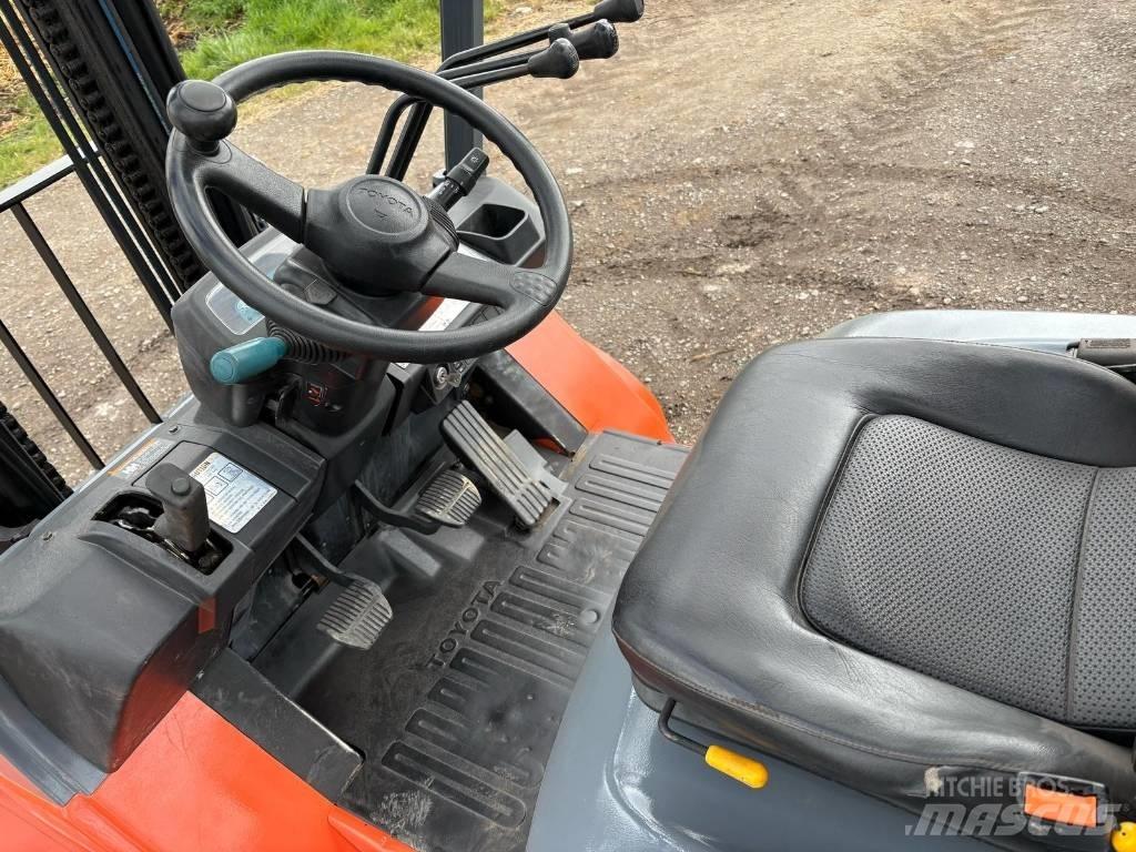Toyota 7FGJ35 Gaasitõstukid