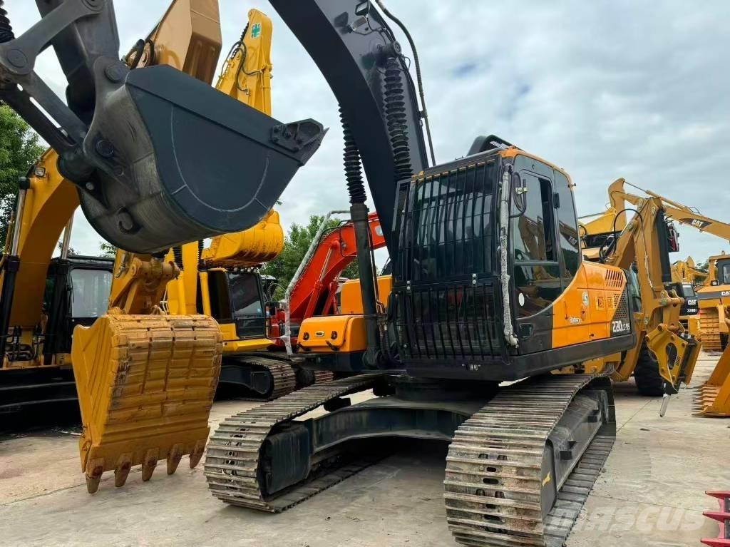 Hyundai R220LC-9S Roomikekskavaatorid