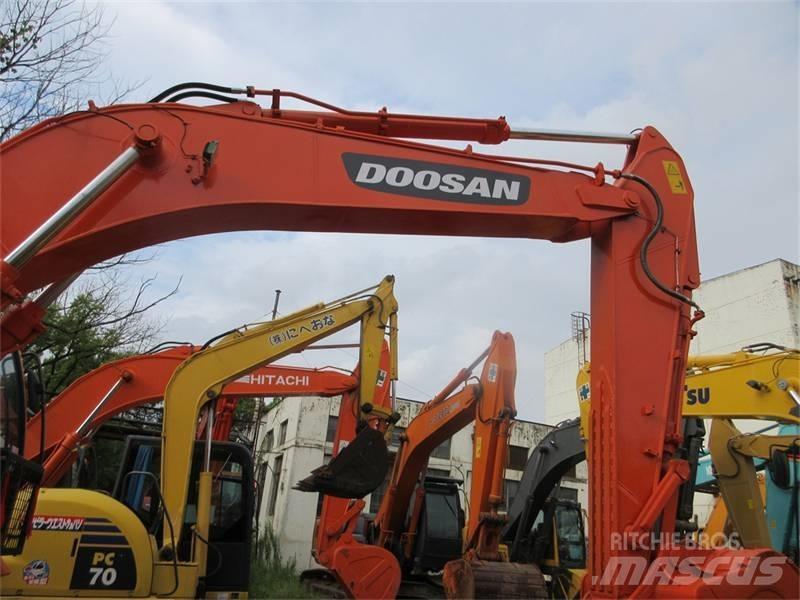 Doosan DX 300 LC Roomikekskavaatorid