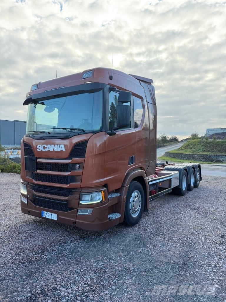 Scania R540B8x4*4NB Raamautod