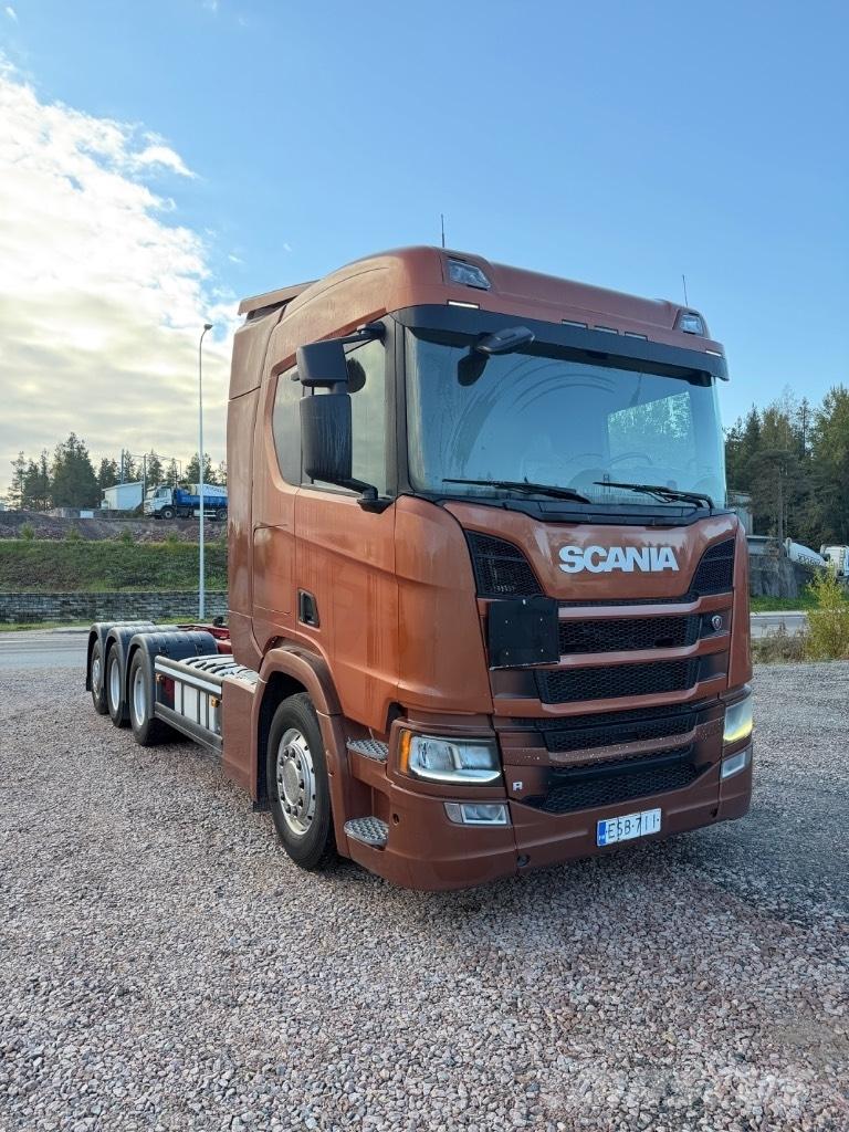 Scania R540B8x4*4NB Raamautod