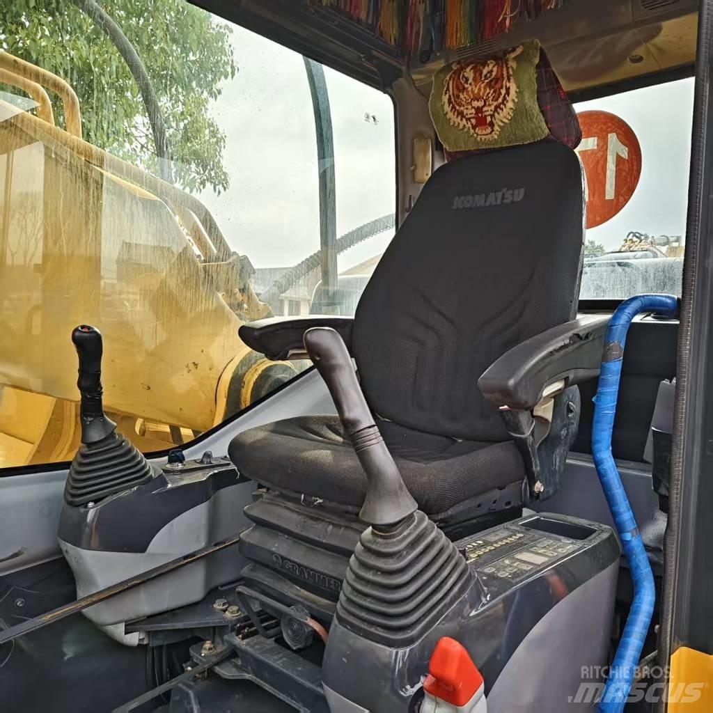 Komatsu PC 400-7 Roomikekskavaatorid