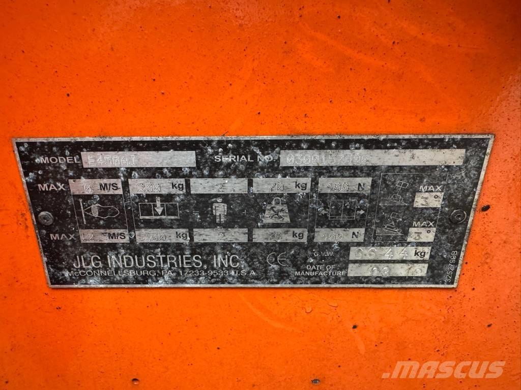 JLG E 450 AJ Iseliikuvad poomtõstukid