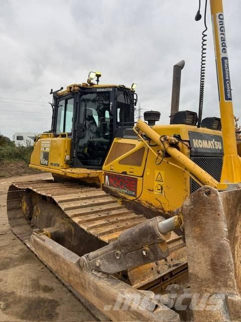 Komatsu D 65 PX-17 Buldooserid