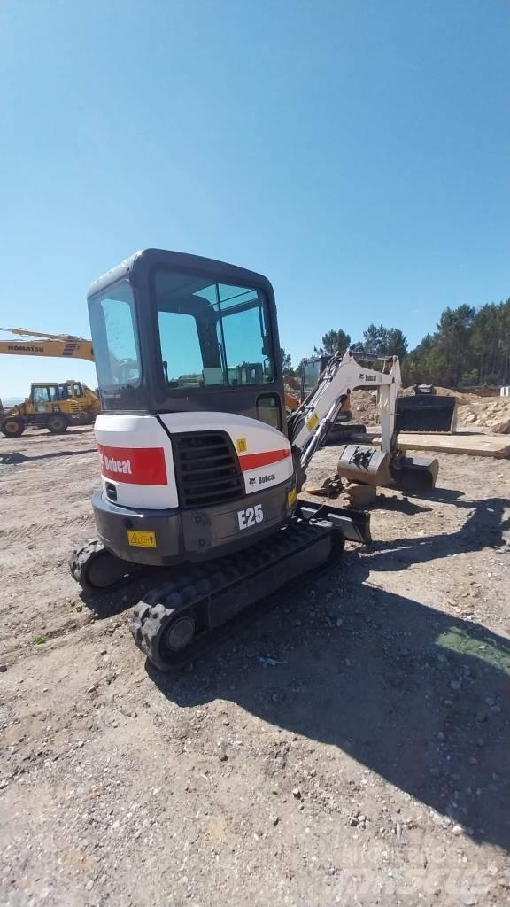 Bobcat E 25 Miniekskavaatorid < 7 t