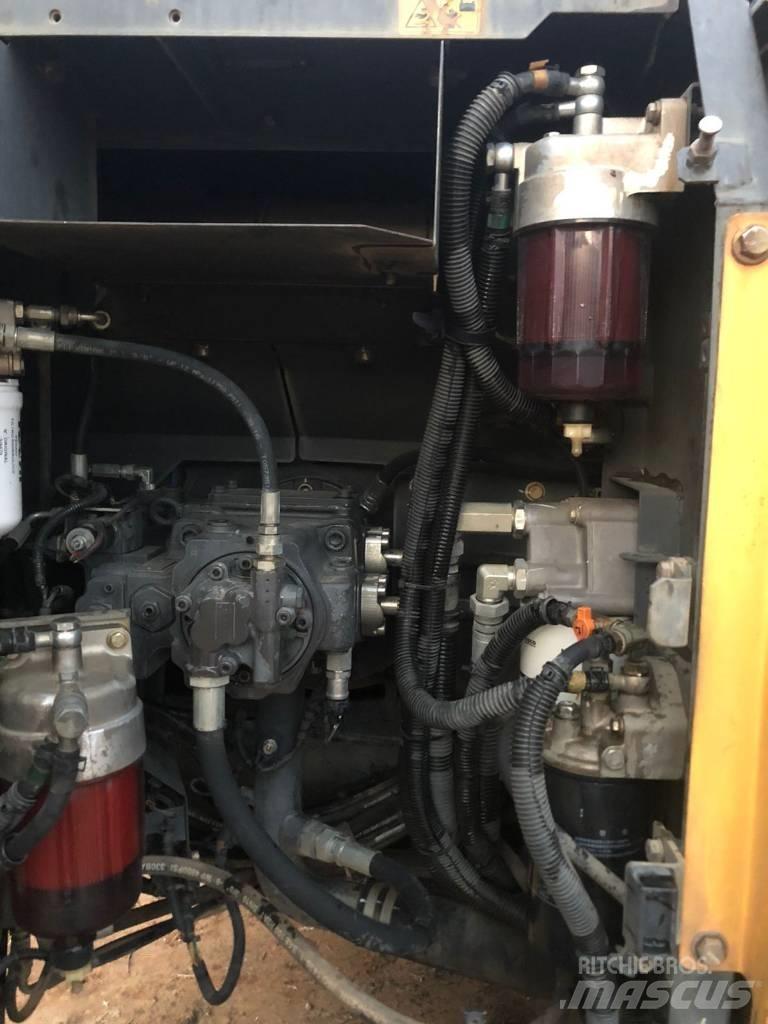 New Holland E 145 Roomikekskavaatorid