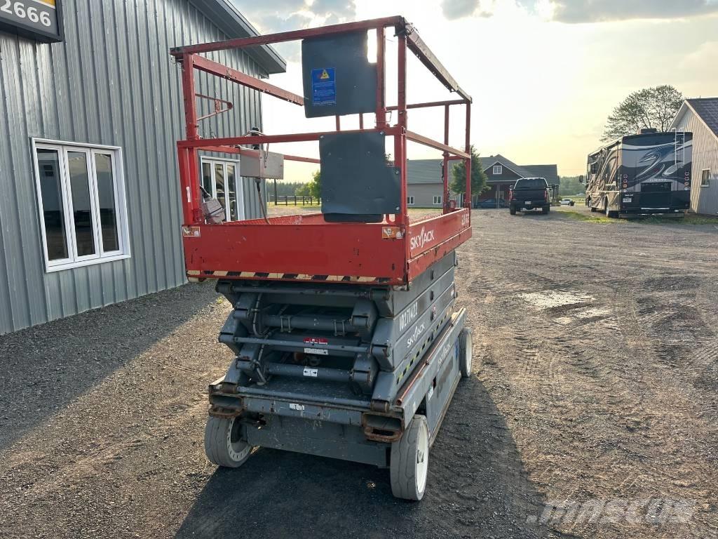 SkyJack SJ 4632 Käärtõstukid