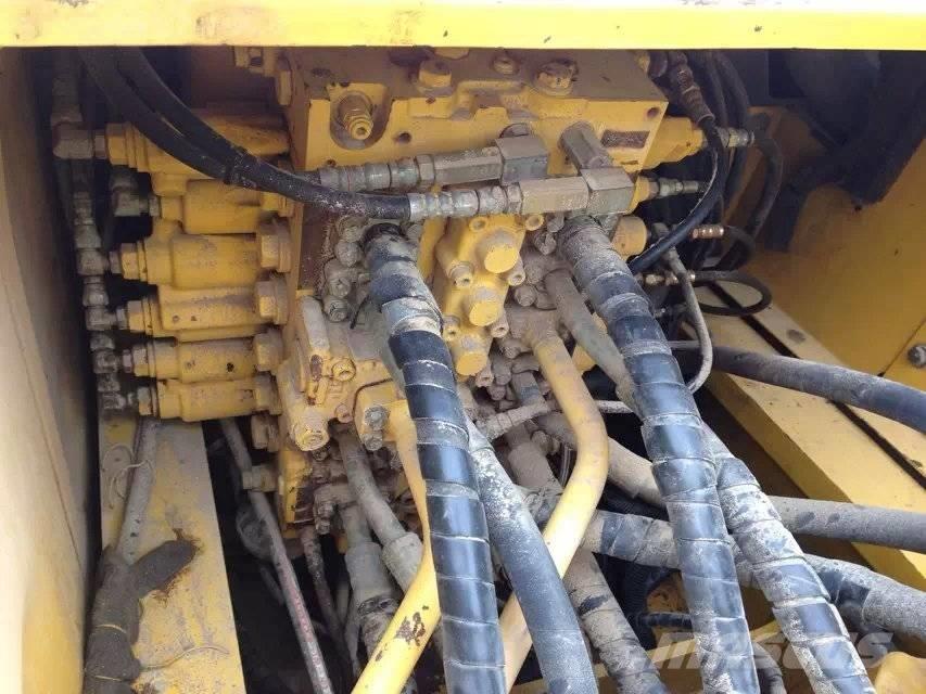 Komatsu pc220-7 Roomikekskavaatorid