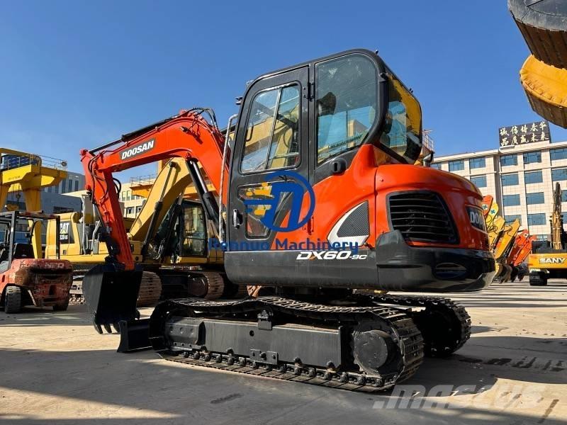 Doosan DX 60 Roomikekskavaatorid