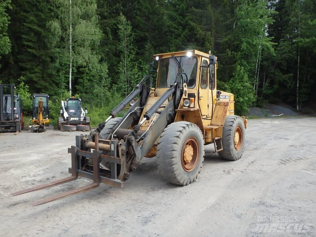 Volvo BM 4300 4x4 Rataslaadurid