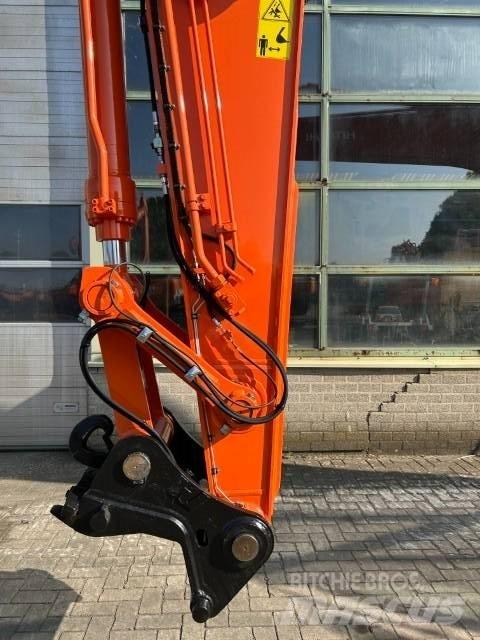 Hitachi ZX 290LCN-5B Roomikekskavaatorid