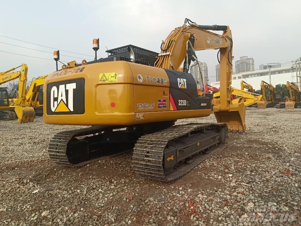 CAT 323 D Roomikekskavaatorid