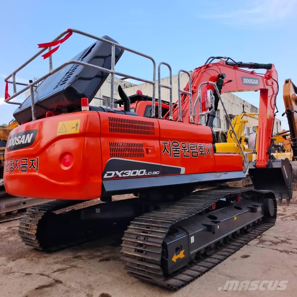 Doosan DX 300 LC-9S Roomikekskavaatorid