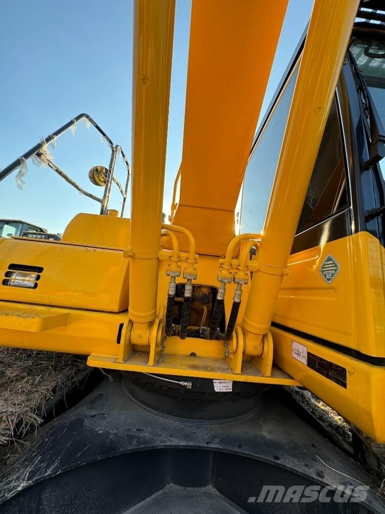 Komatsu PC 210 Roomikekskavaatorid