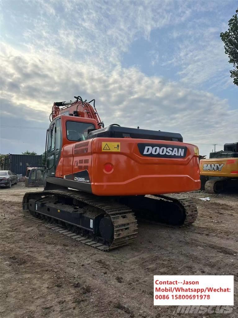 Doosan DX 225 LCA Roomikekskavaatorid