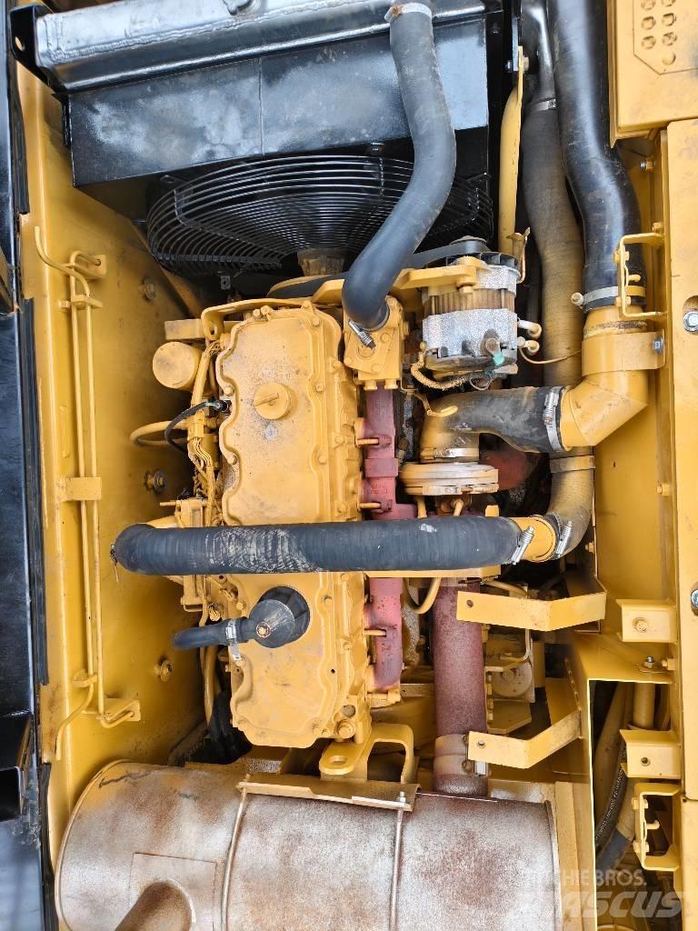 CAT 325 C Roomikekskavaatorid