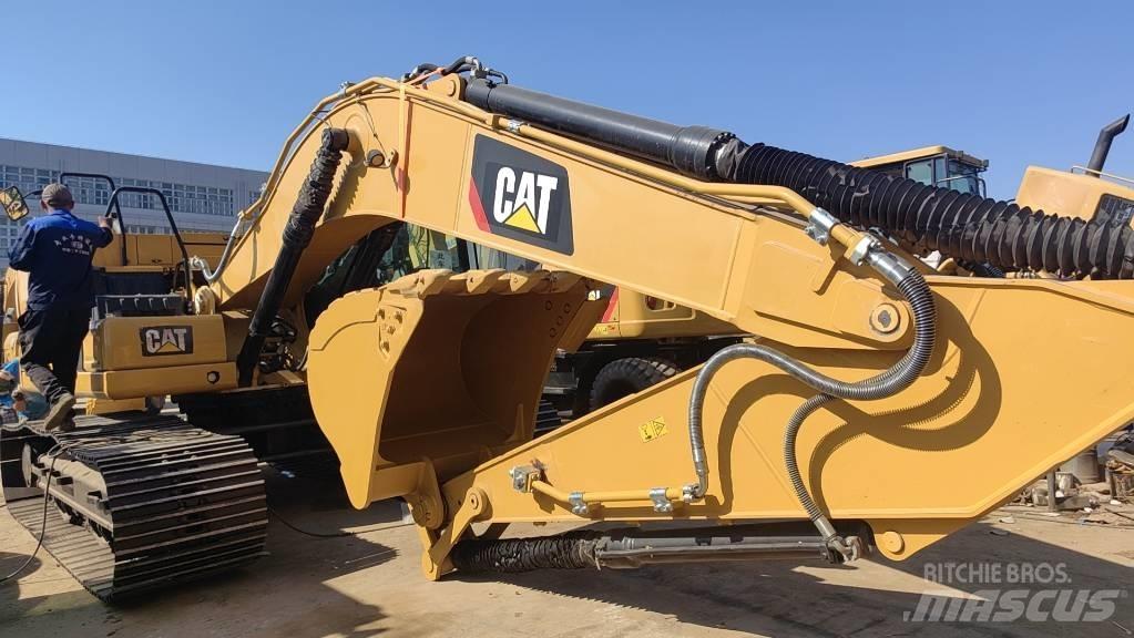 CAT 2018 CAT 320 Ratasekskavaatorid