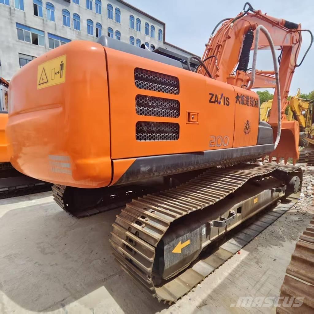 Hitachi ZX 200 Roomikekskavaatorid