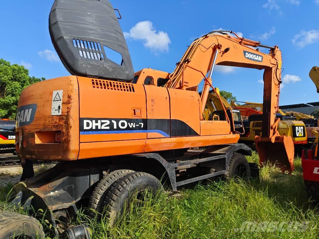 Doosan DH 210 W-7 Ratasekskavaatorid