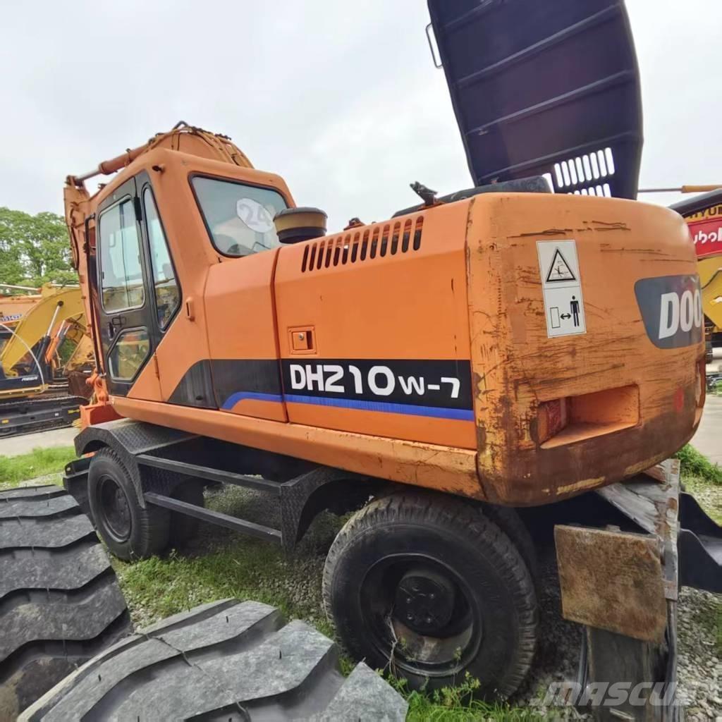Doosan DH 210 W-7 Ratasekskavaatorid
