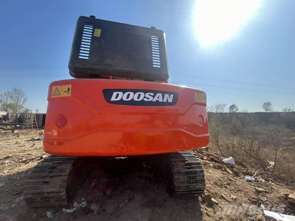 Doosan DX225LC-9C Roomikekskavaatorid