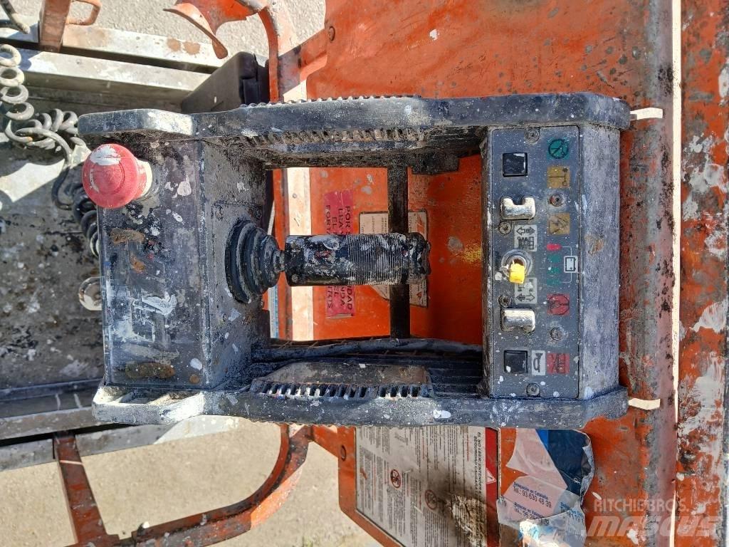 JLG 1930 ES Käärtõstukid
