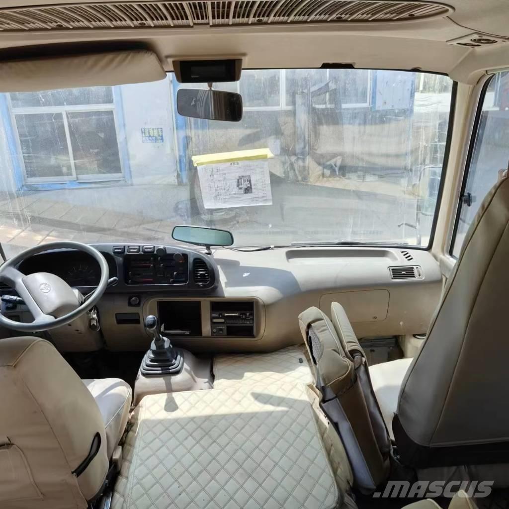 Toyota Coaster Bus Väikebussid