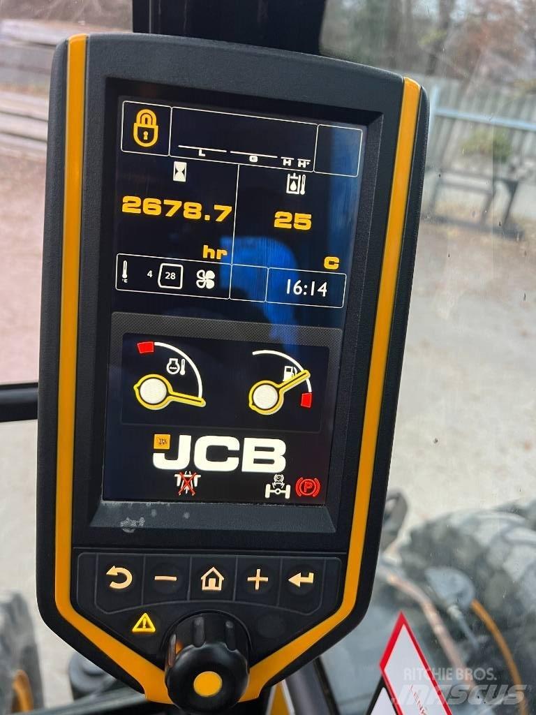 JCB JS 145 W+ TT4i Ratasekskavaatorid