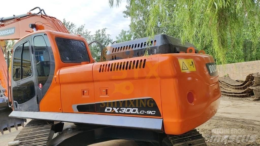 Doosan DX 300 Roomikekskavaatorid
