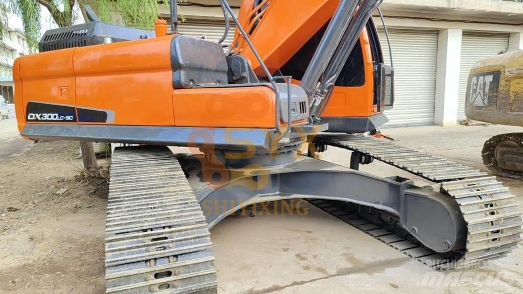 Doosan DX 300 Roomikekskavaatorid