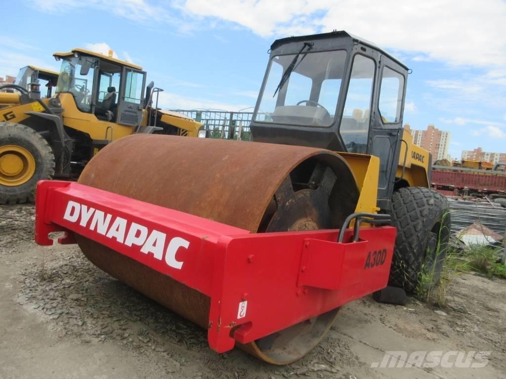 Dynapac CA 30 D Ühe trumliga rullid