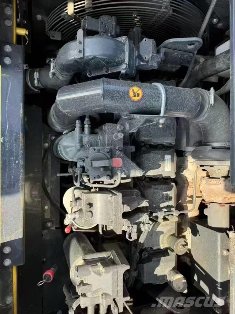 Komatsu PC 400-8 Roomikekskavaatorid