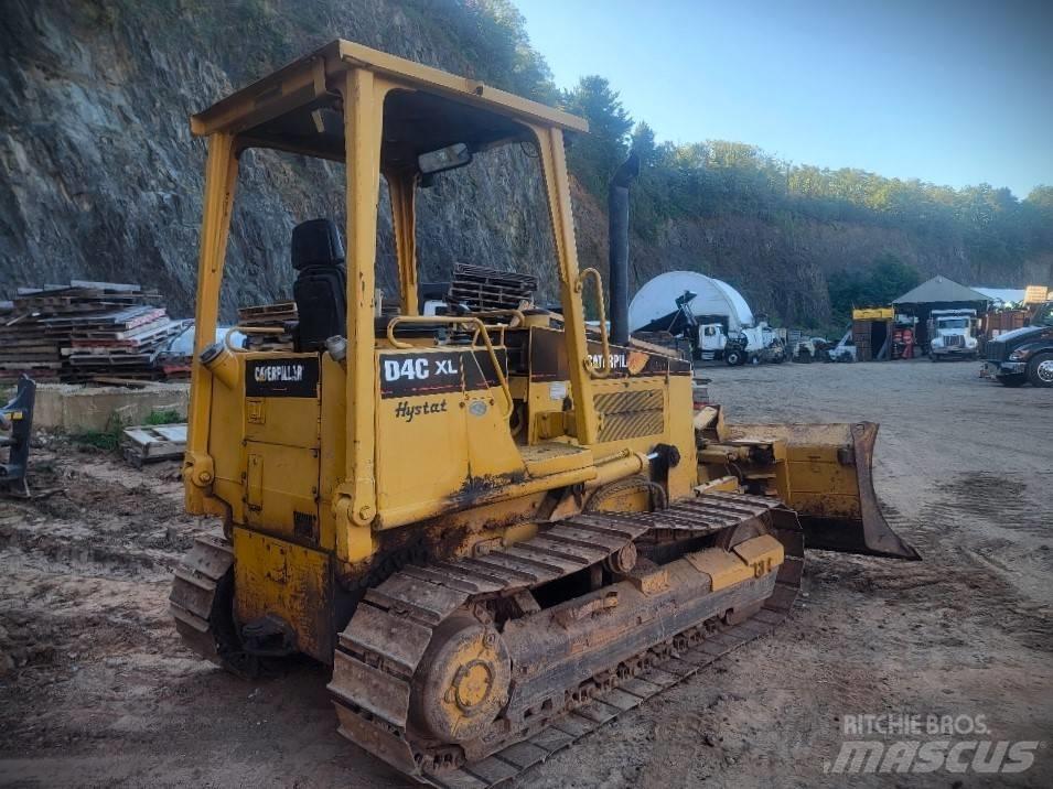 CAT D 4 C XL HST Buldooserid
