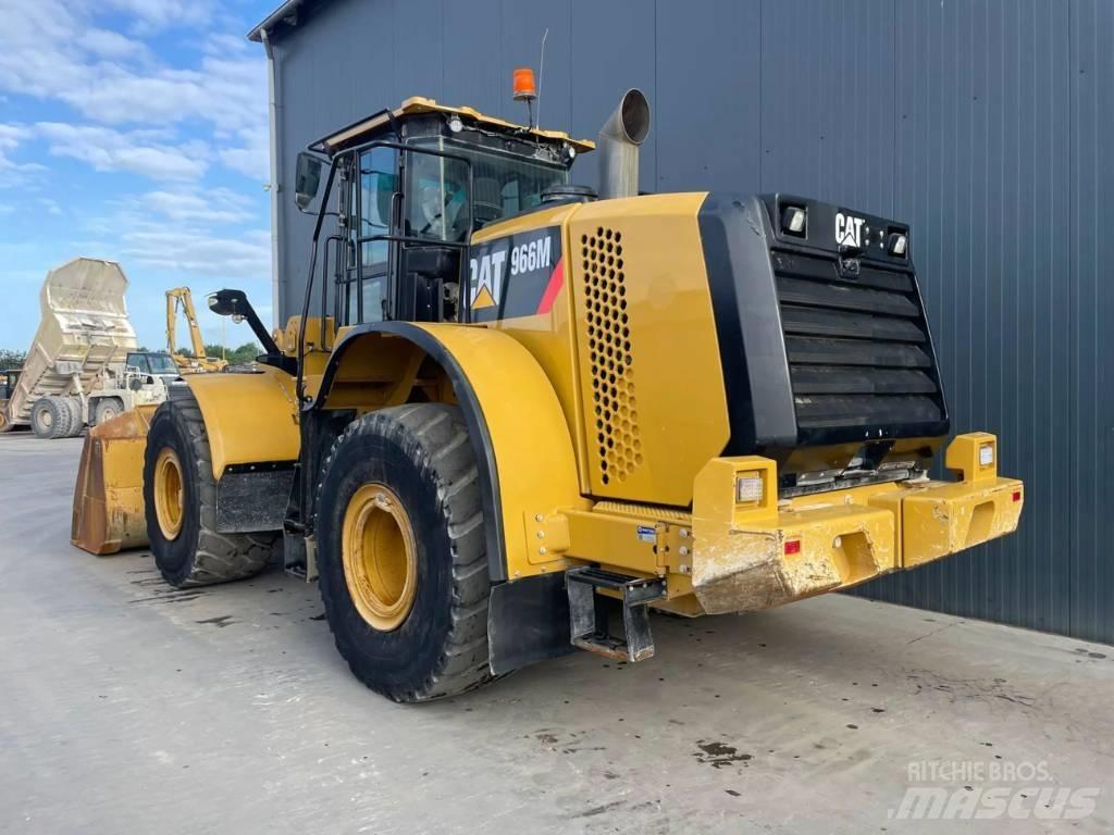 CAT 966M Rataslaadurid