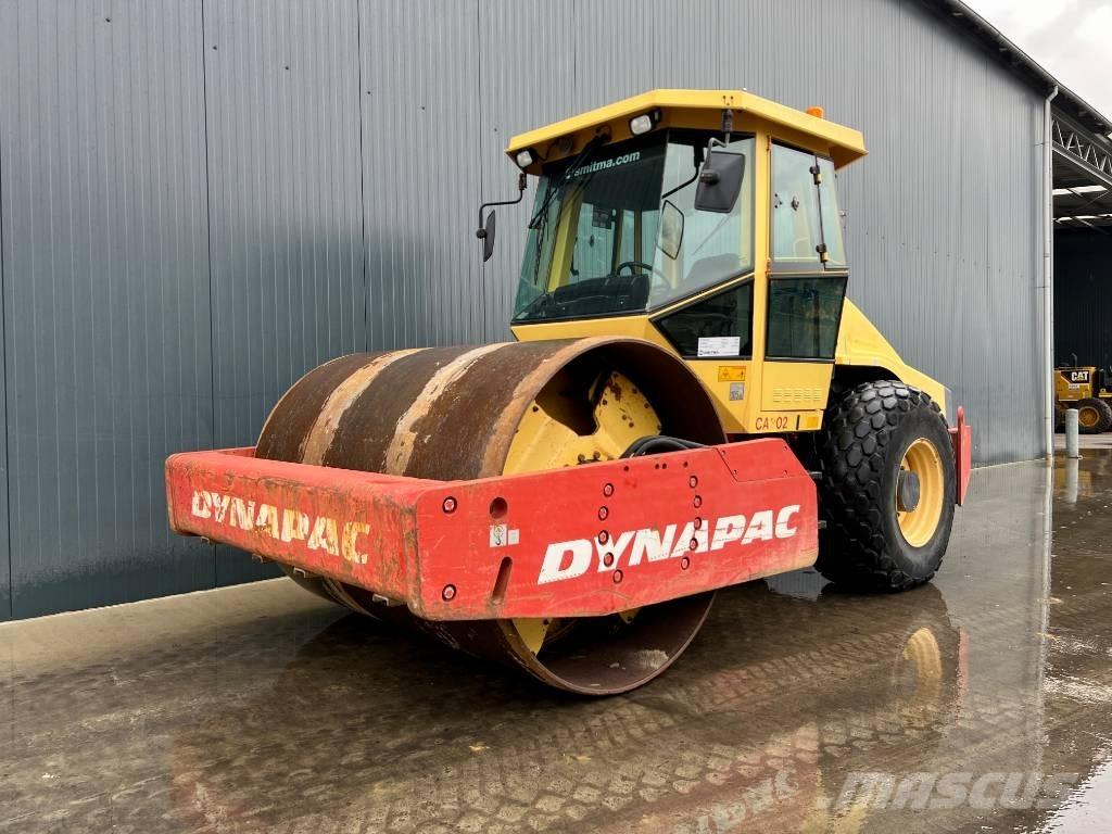 Dynapac CA302D Ühe trumliga rullid