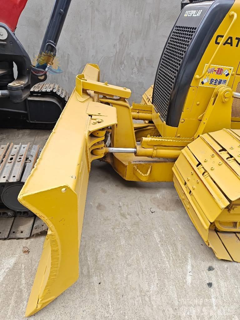 CAT D 5 K Buldooserid