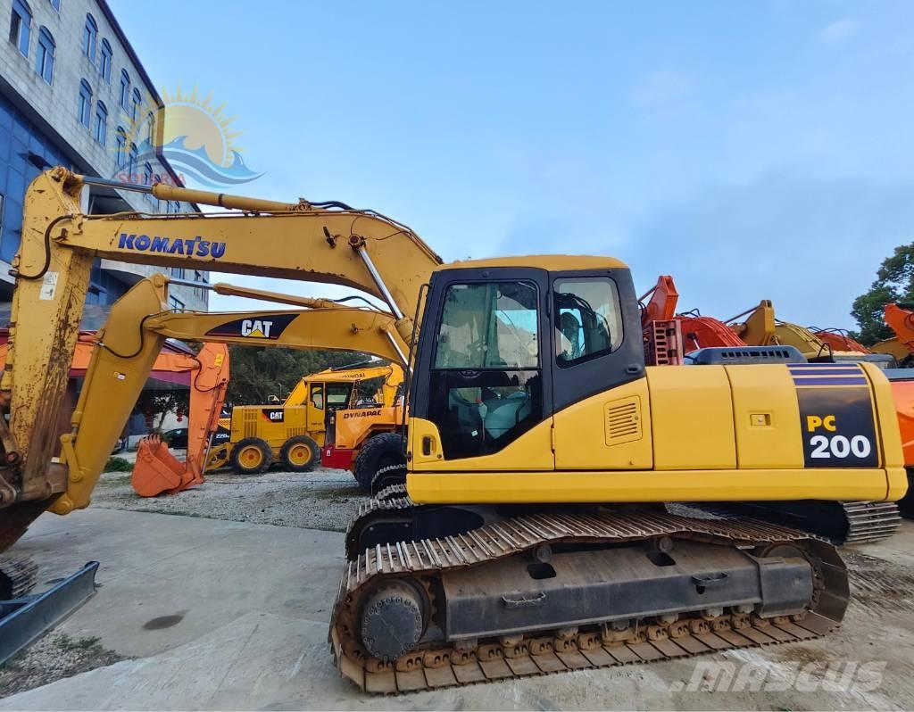 Komatsu PC 200-7 Roomikekskavaatorid