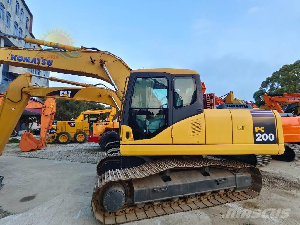 Komatsu PC 200-7 Roomikekskavaatorid