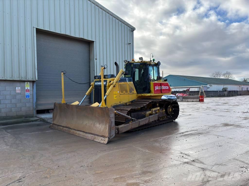 Komatsu D65PX-18E0 Buldooserid