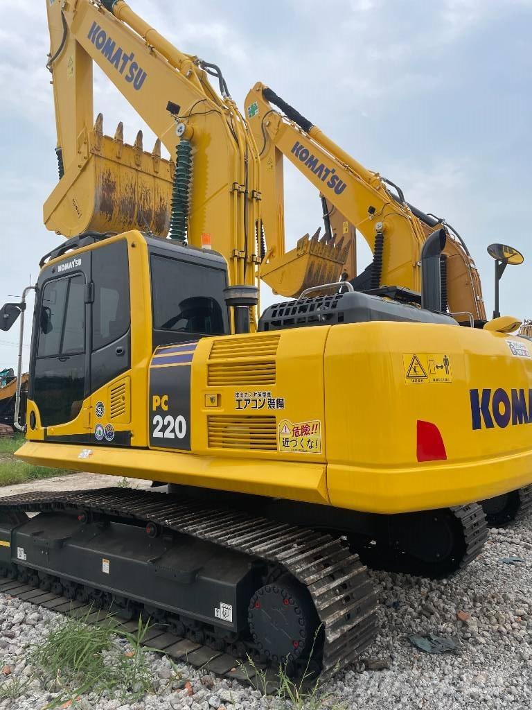 Komatsu PC 220 Roomikekskavaatorid