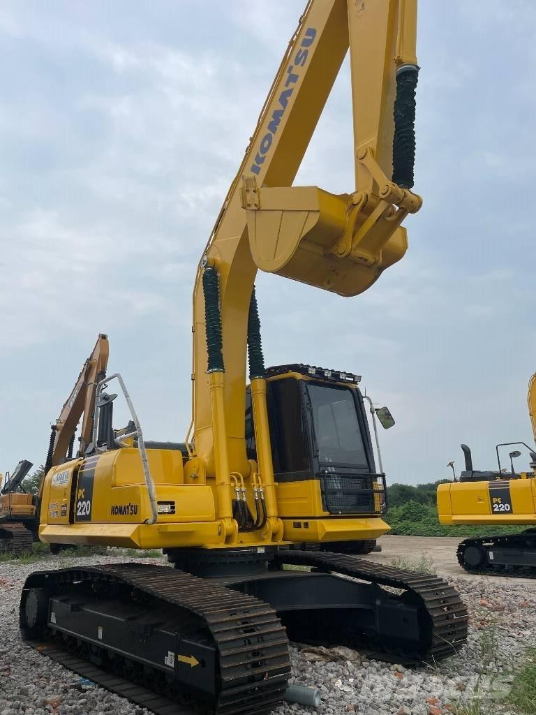 Komatsu PC 220 Roomikekskavaatorid