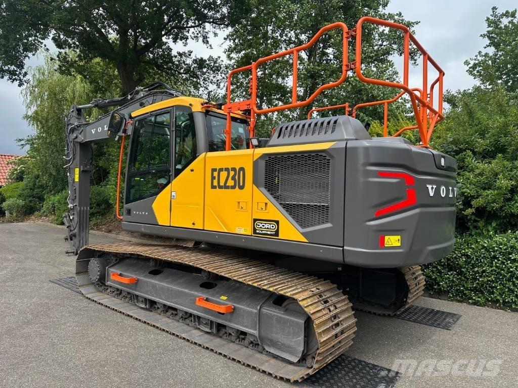 Volvo EC 220 EL Roomikekskavaatorid